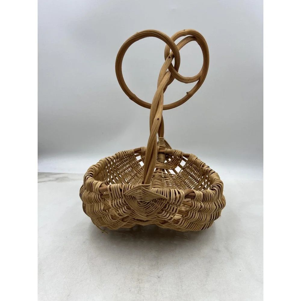 VTG Woven Wicker Buttocks Basket Unique Twisted Loop Handle Natural Boho Decors